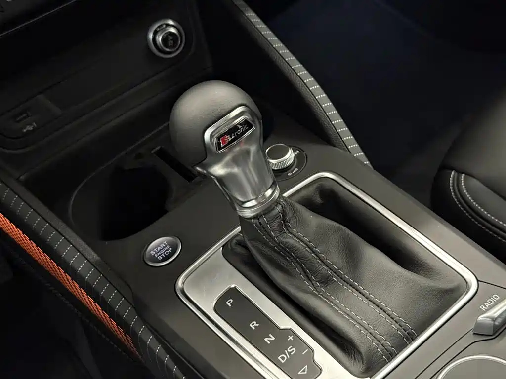 AUDI Q2L 2025