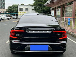 VOLVO S90 2023
