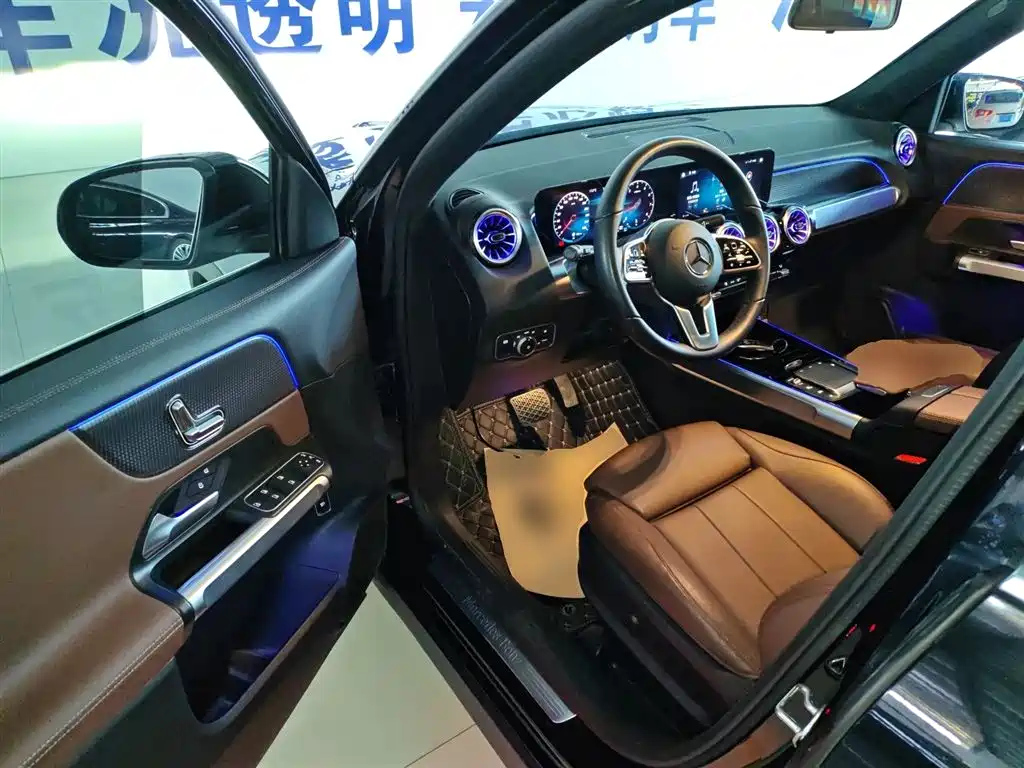 MERCEDES BENZ GLB 2023