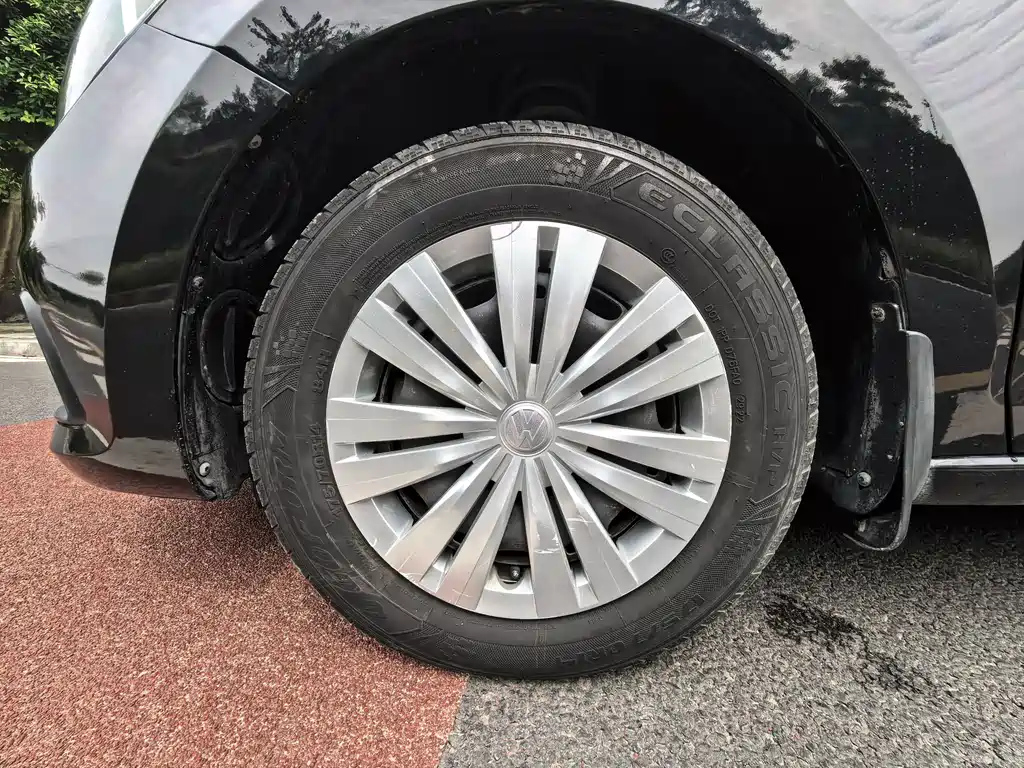 VOLKSWAGEN SANTANA 2016