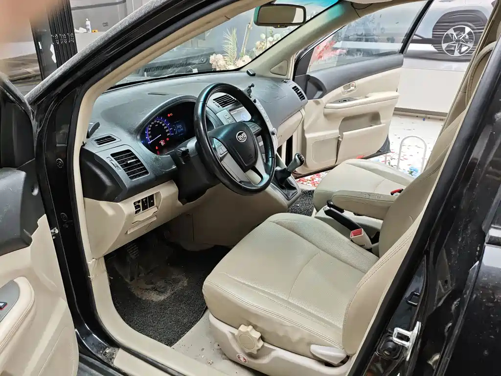 BYD S6 2014