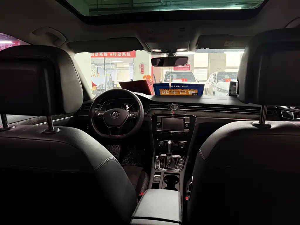 VOLKSWAGEN MAGOTAN 2017