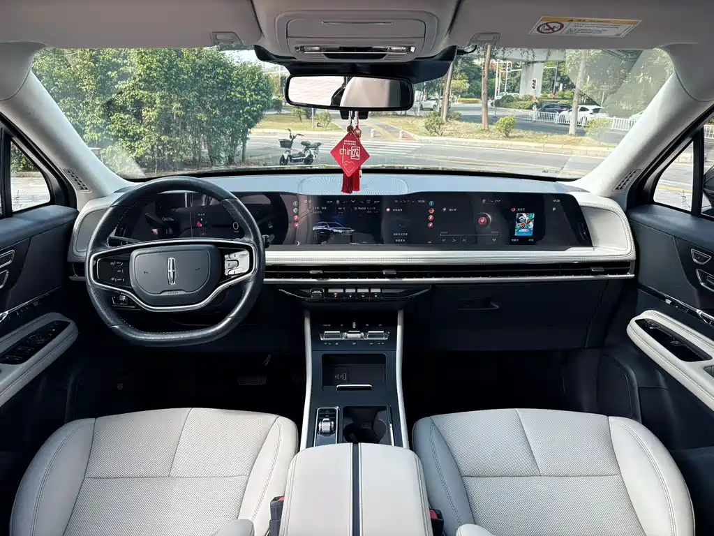 LINCOLN ADVENTURER 2023