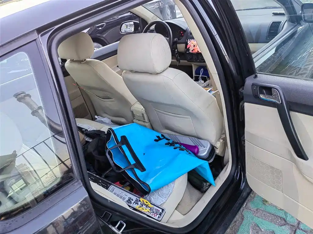 VOLKSWAGEN POLO 2010