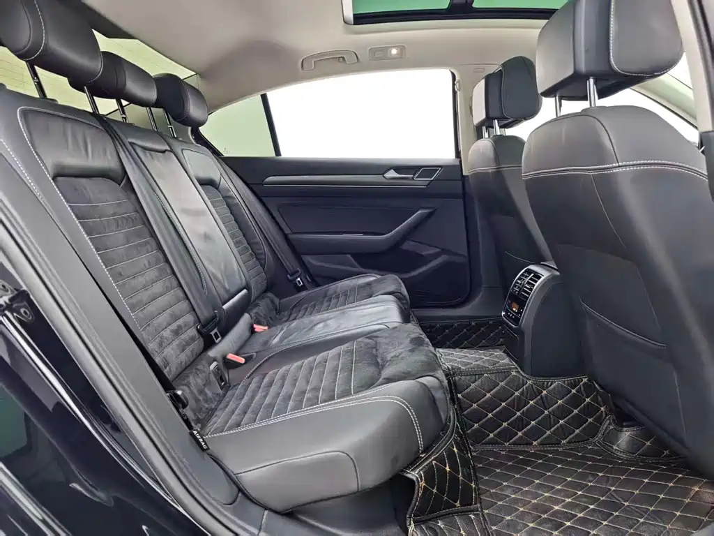 VOLKSWAGEN MAGOTAN 2020