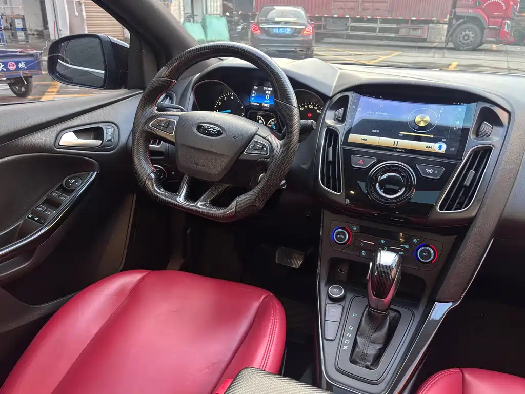 FORD FOCUS 2017