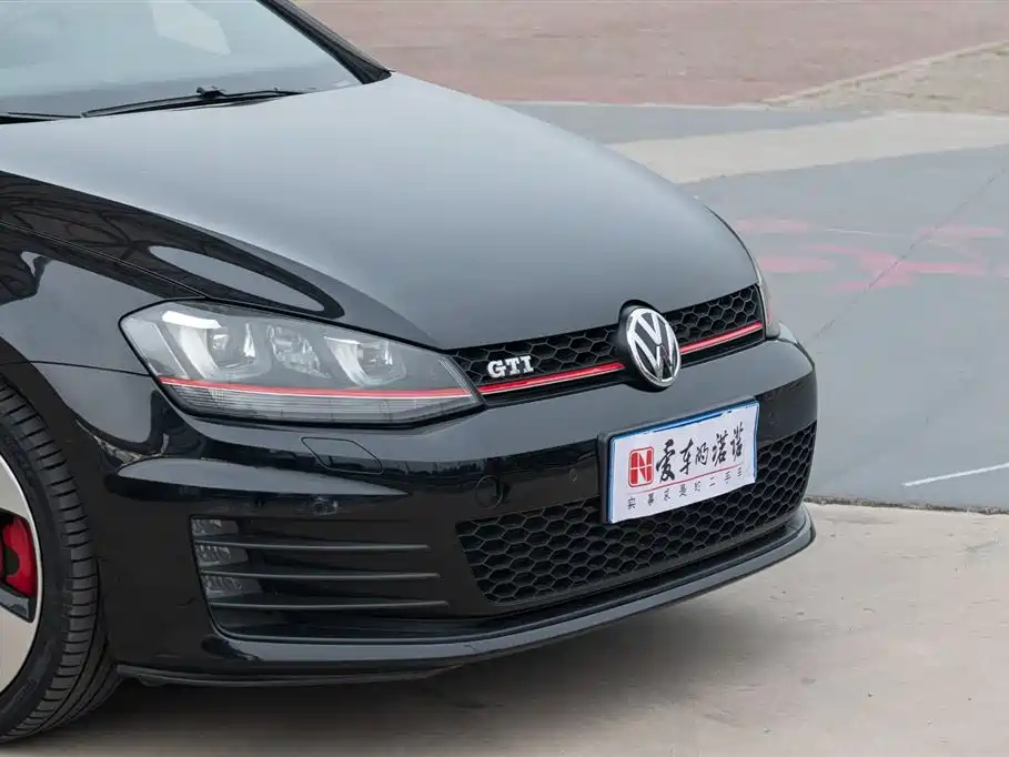 VOLKSWAGEN GOLF GTI 2016