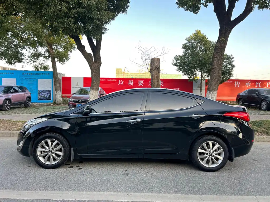 HYUNDAI ELANTRA 2015
