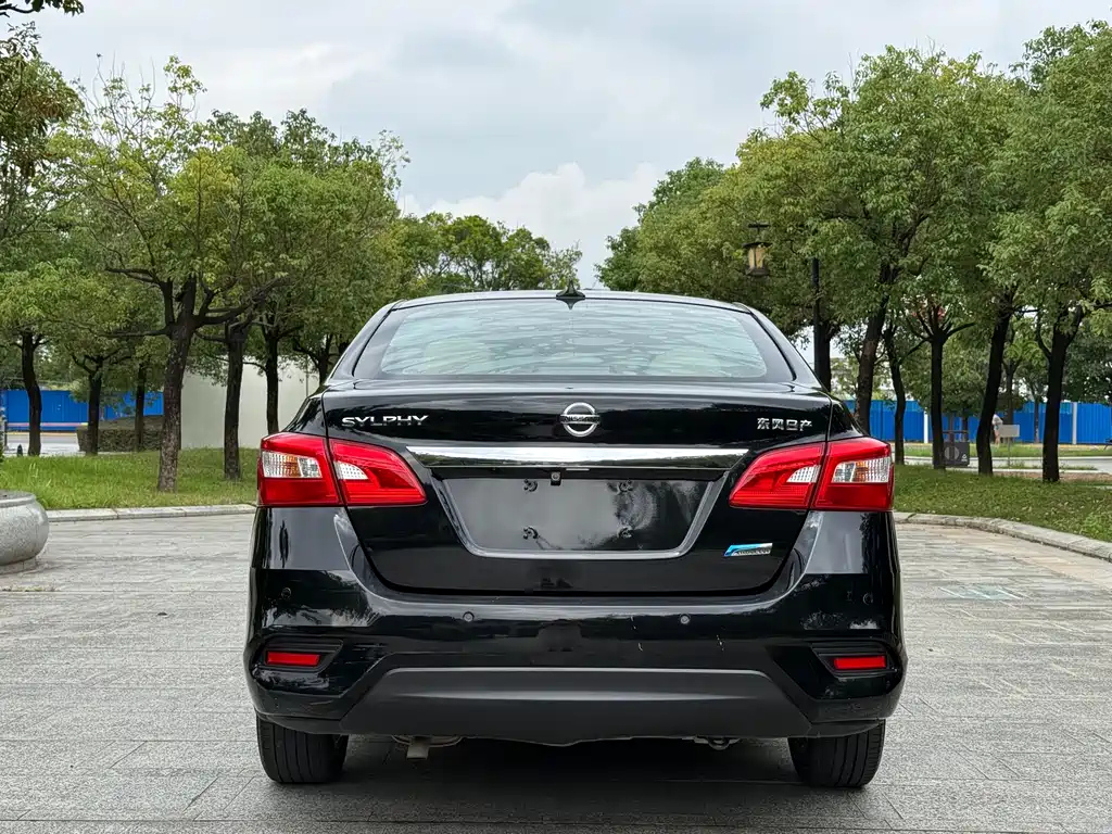 NISSAN SYLPHY 2019