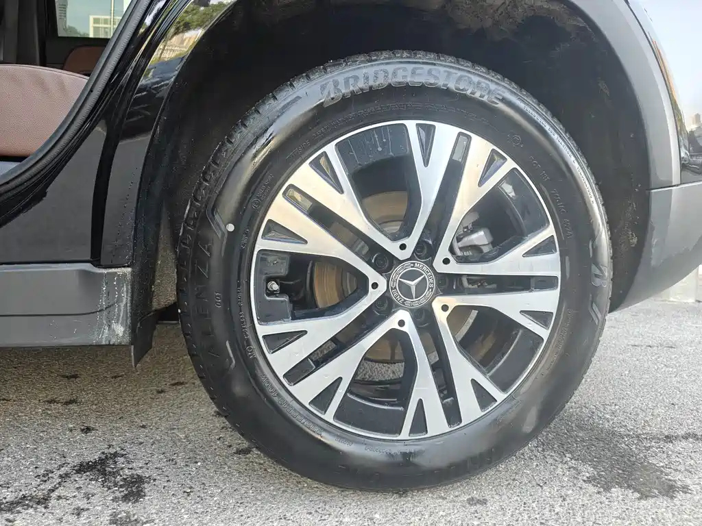 MERCEDES BENZ GLB 2025