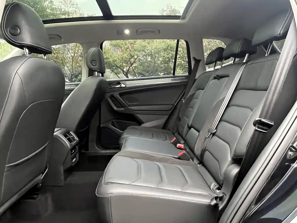 VOLKSWAGEN TIGUAN L 2021