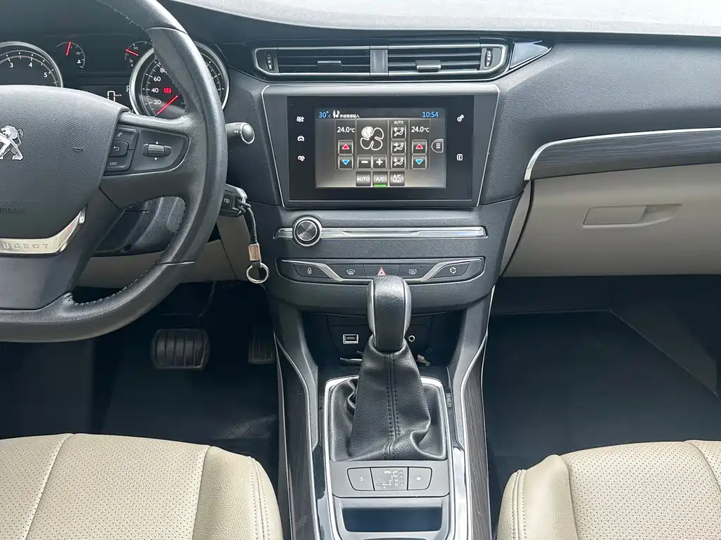 PEUGEOT 408 2014