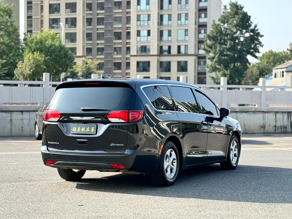 CHRYSLER BIG 捷龙PHEV IMPO 2018