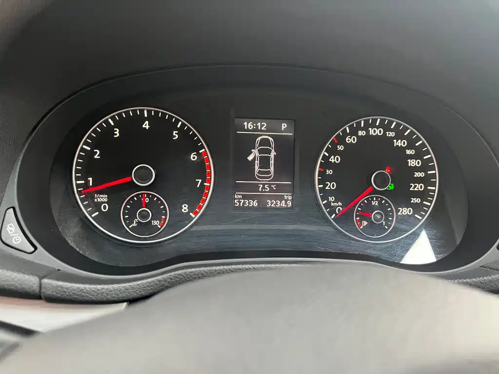 VOLKSWAGEN PASSAT 2015