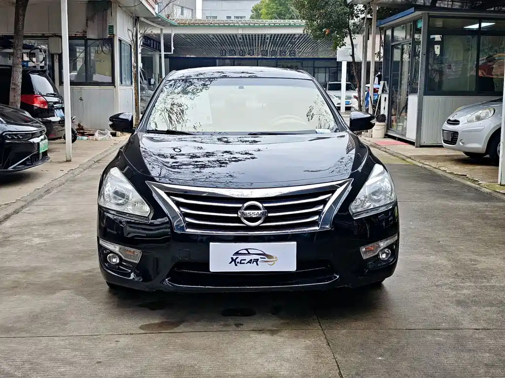 NISSAN TEANA 2015