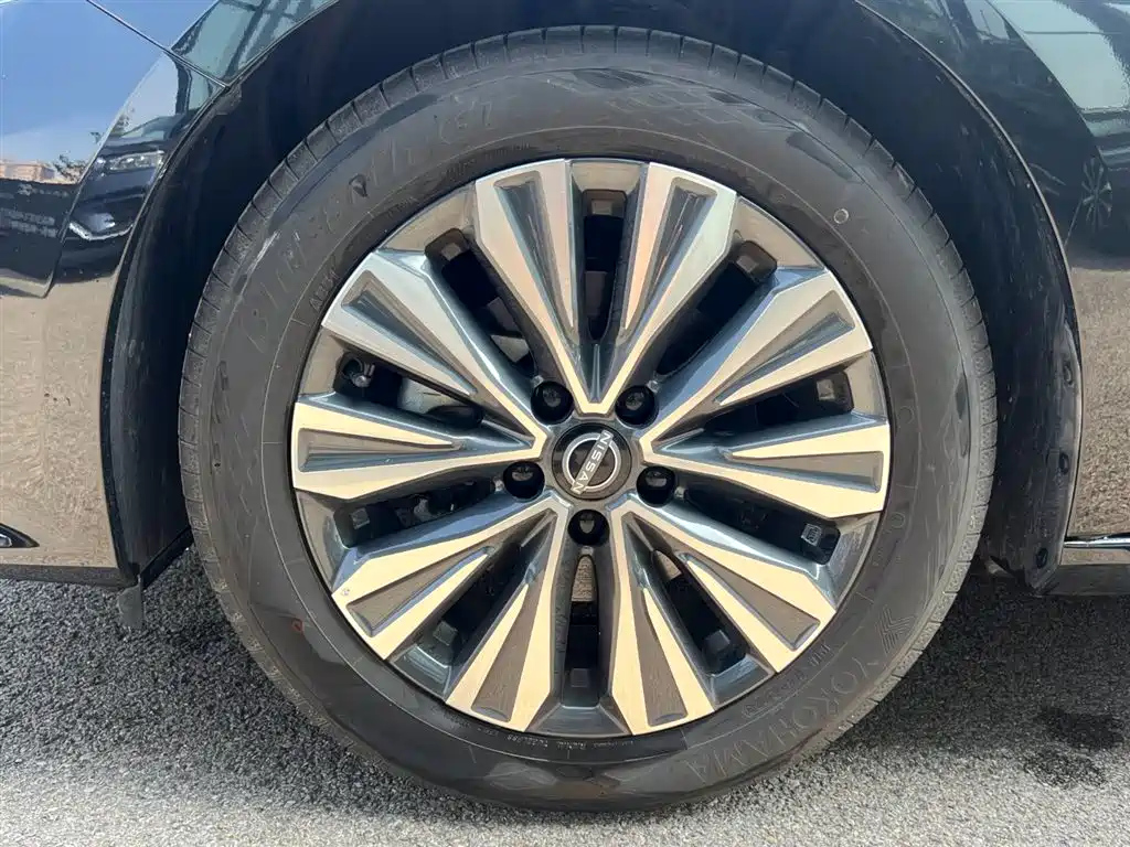 NISSAN TEANA 2024