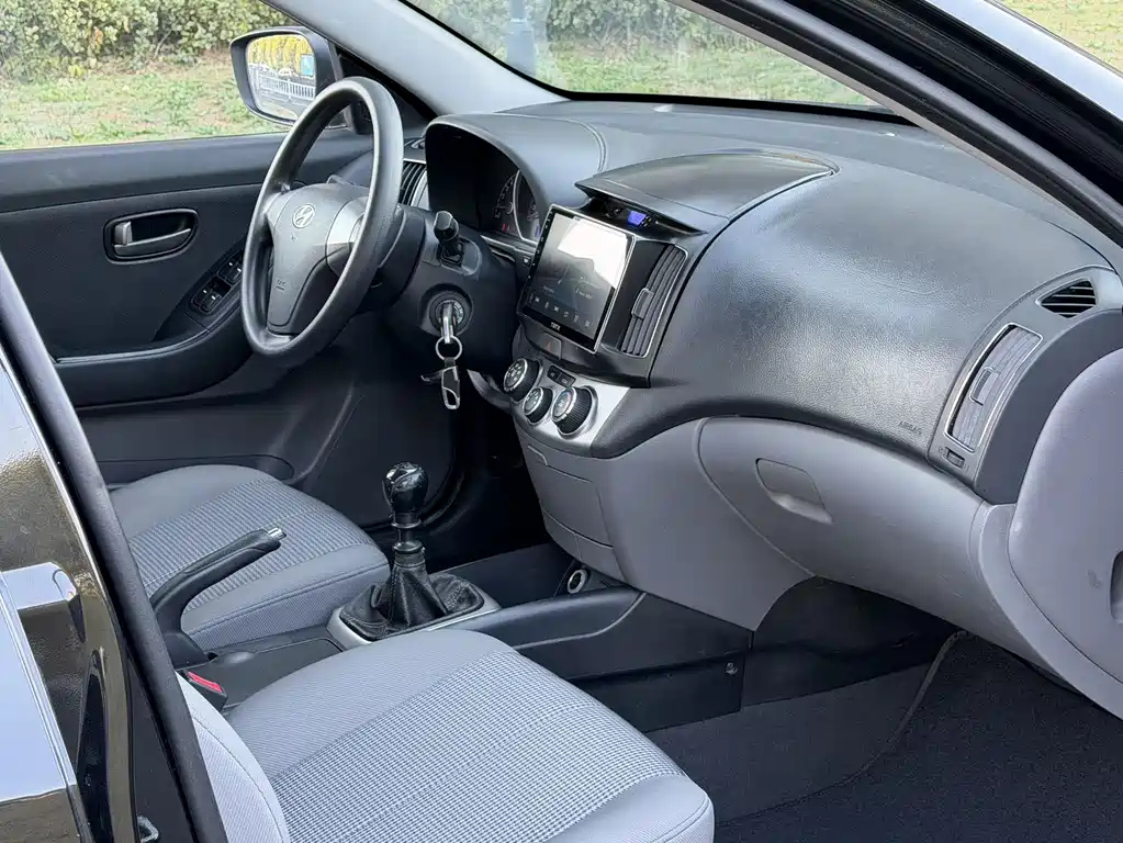 HYUNDAI CELESTA 2015