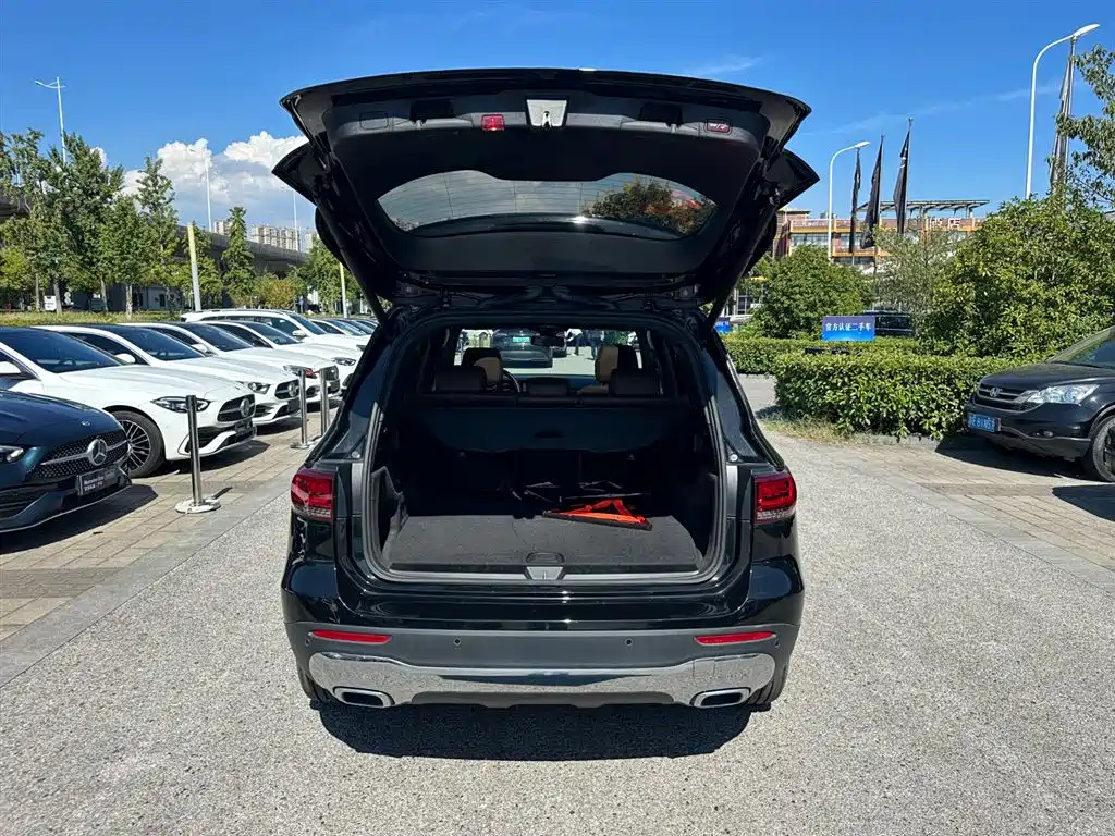 MERCEDES BENZ GLB 2023