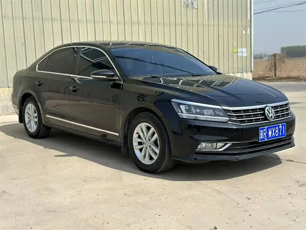 VOLKSWAGEN PASSAT 2016