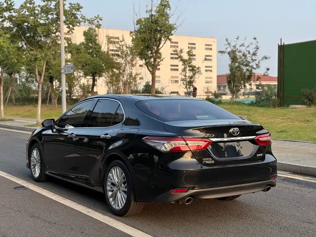 TOYOTA CAMRY 2018