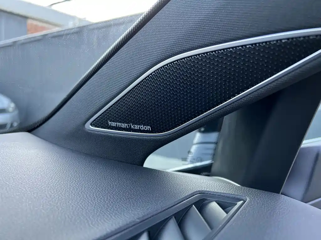 VOLKSWAGEN GOLF GTI 2025