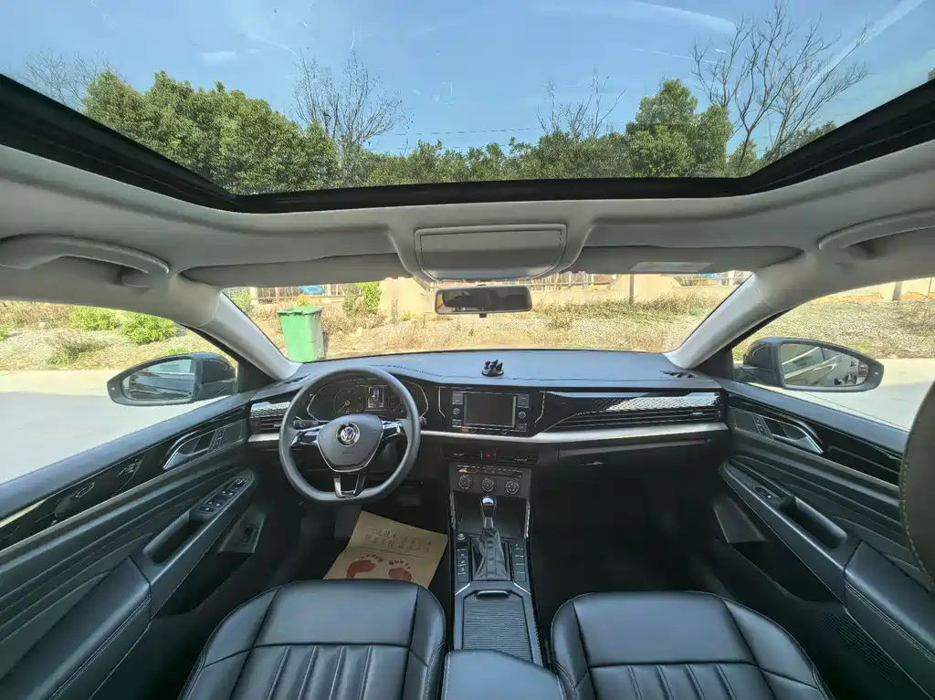 VOLKSWAGEN PASSAT 2019