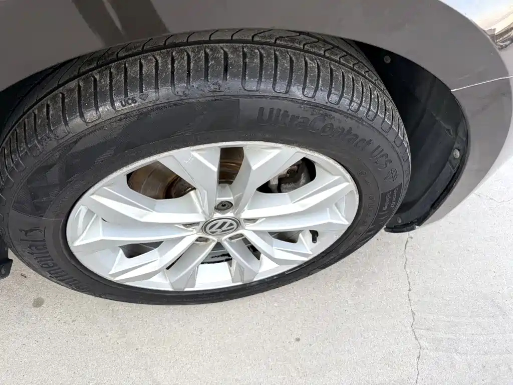 VOLKSWAGEN MAGOTAN 2018