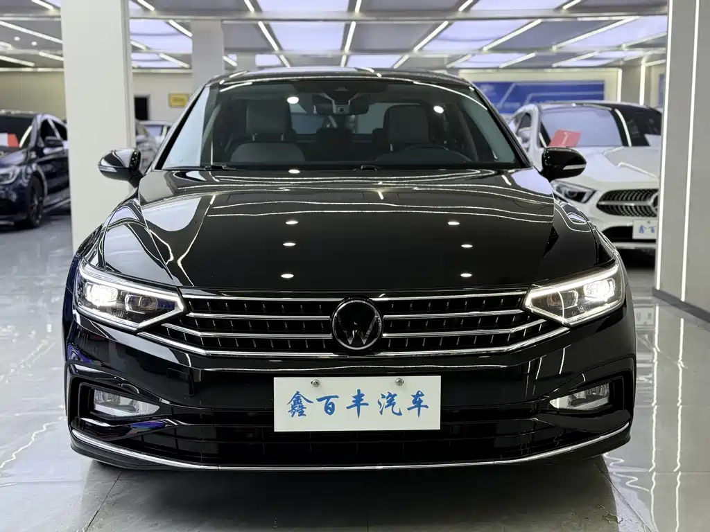 VOLKSWAGEN MAGOTAN 2023