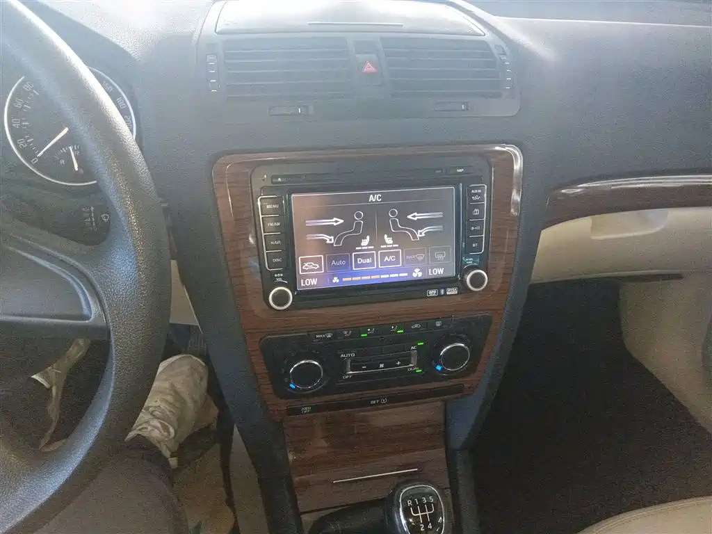 SKODA OCTAVIA 2014