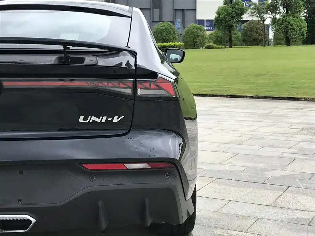 CHANGAN UNI-V SMART IDD 2024