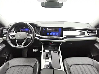 VOLKSWAGEN TOURAN 2022 YEAR 530 V6 4WD DELUXE EDITION 2022