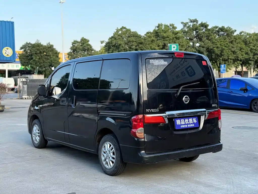 NISSAN NV200 2013