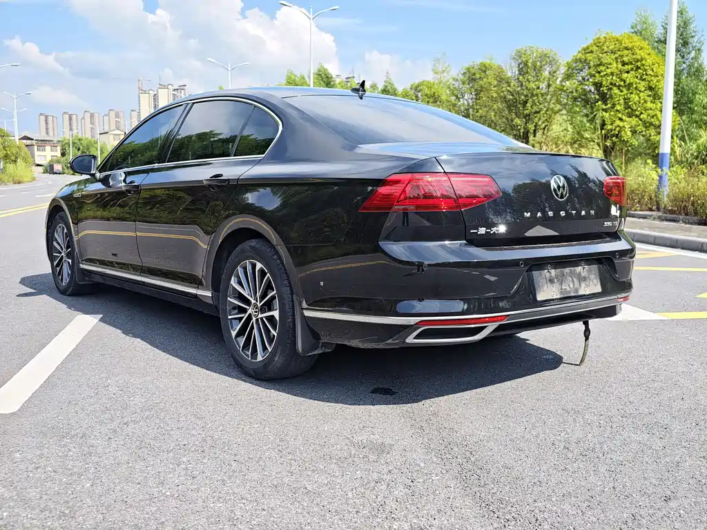 VOLKSWAGEN MAGOTAN 2021