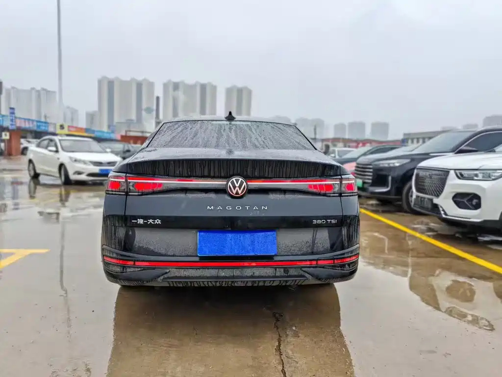 VOLKSWAGEN MAGOTAN 2025