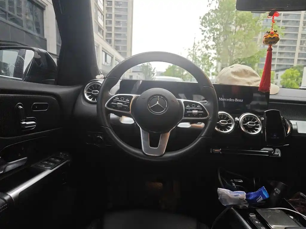 MERCEDES BENZ GLB 2021