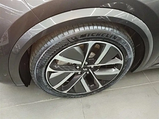LI AUTO L9  2022 YEAR MAX 2022