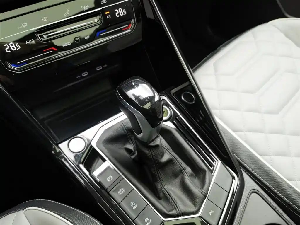 VOLKSWAGEN TAYRON 2024