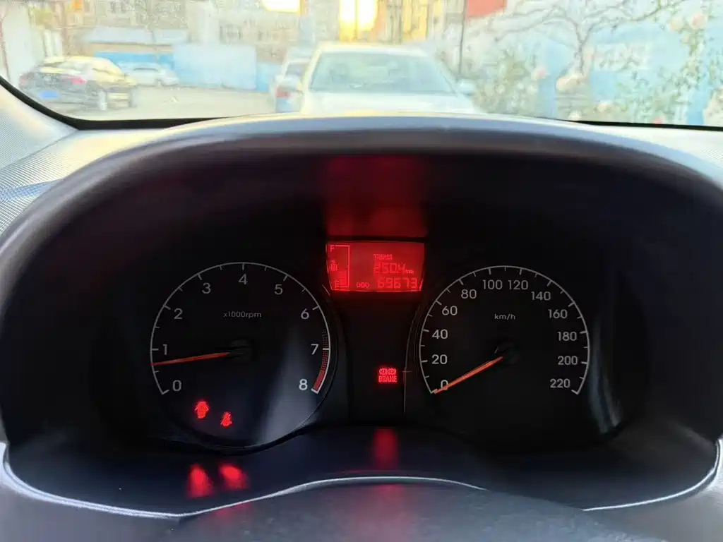 HYUNDAI SOLARIS 2015