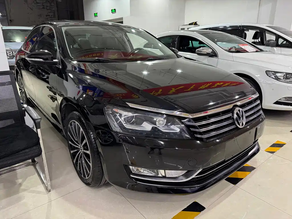 VOLKSWAGEN PASSAT 2015