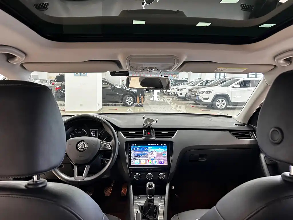 SKODA OCTAVIA 2017