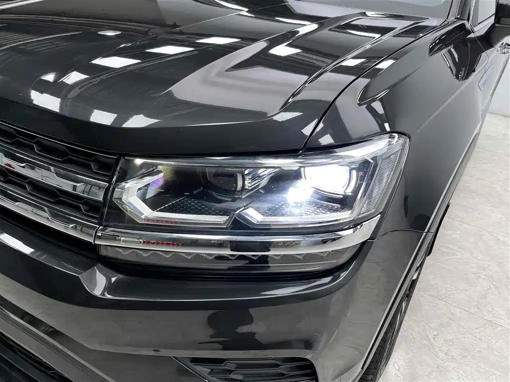 VOLKSWAGEN THARU 2021