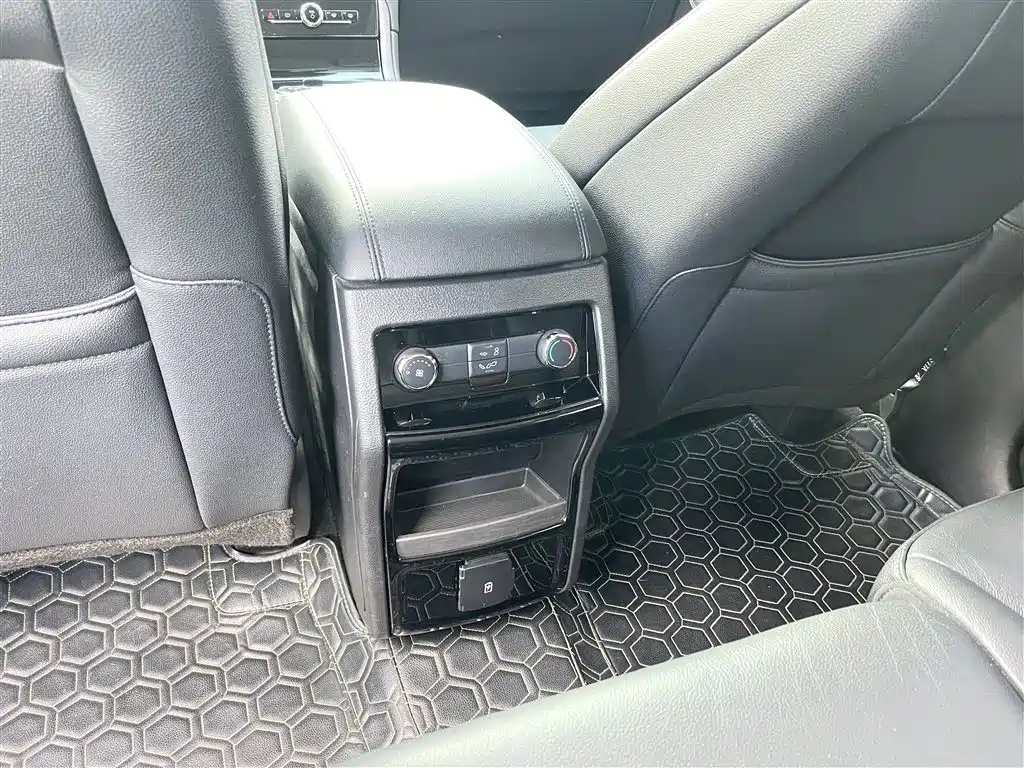 FORD EDGE 2020