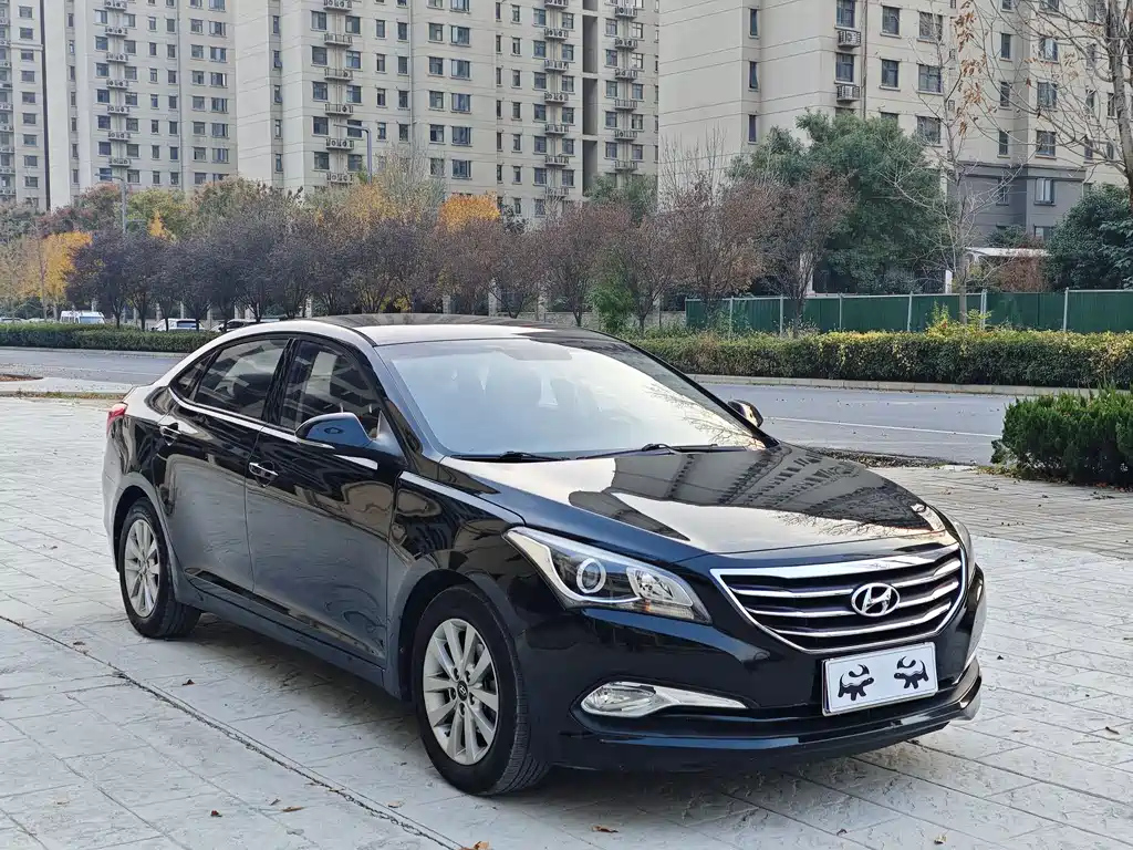HYUNDAI MISTRA 2014