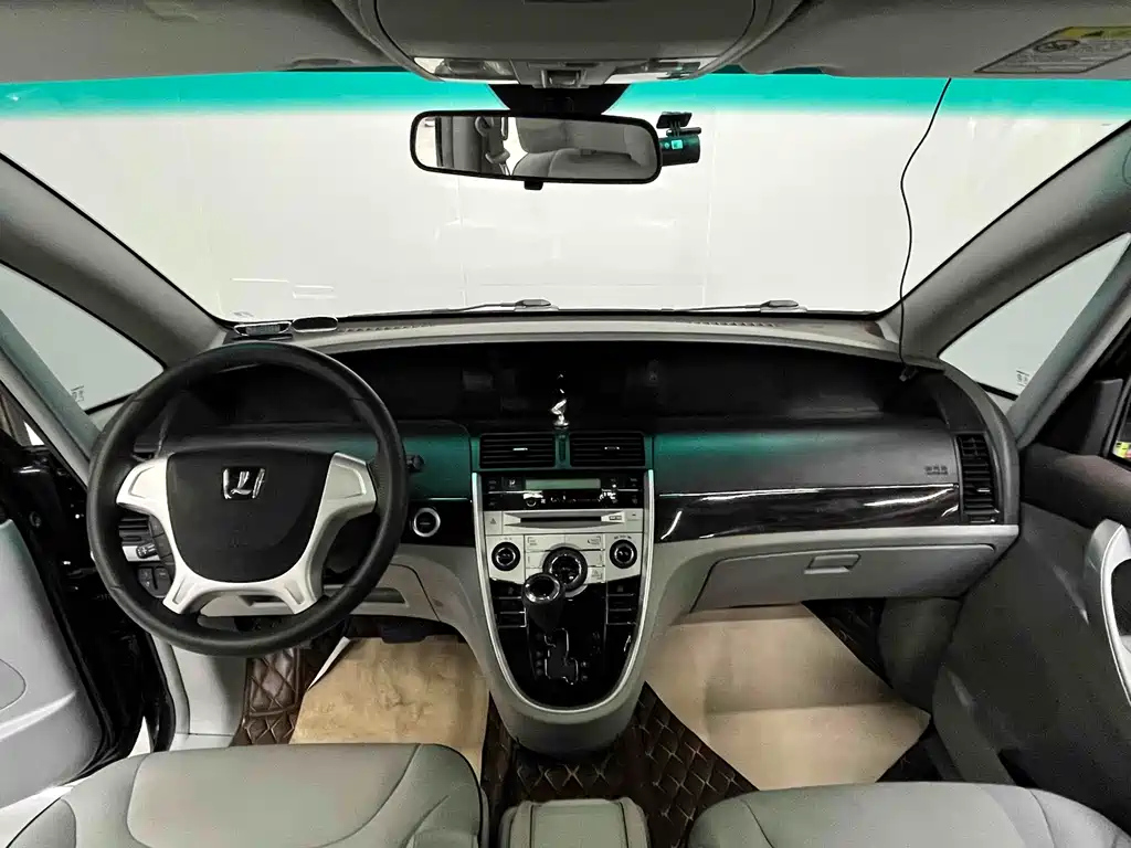 LUXGEN BIG 7 MPV 2016