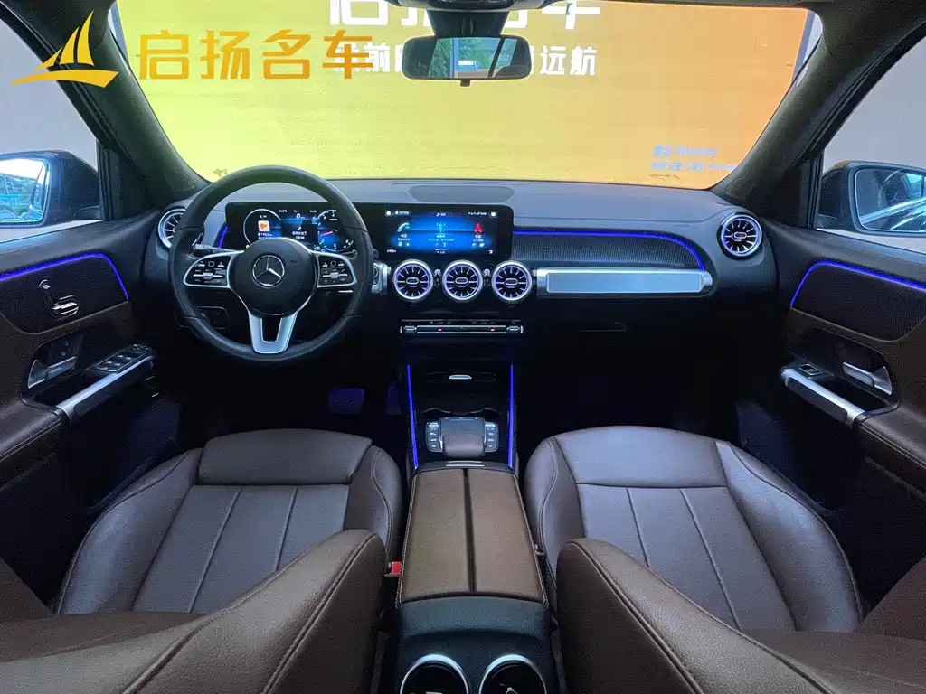 MERCEDES BENZ GLB 2023
