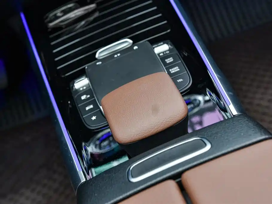 MERCEDES BENZ GLB 2024