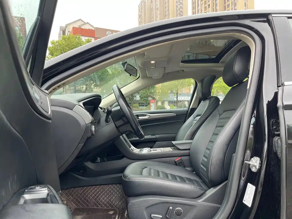 FORD MONDEO 2022