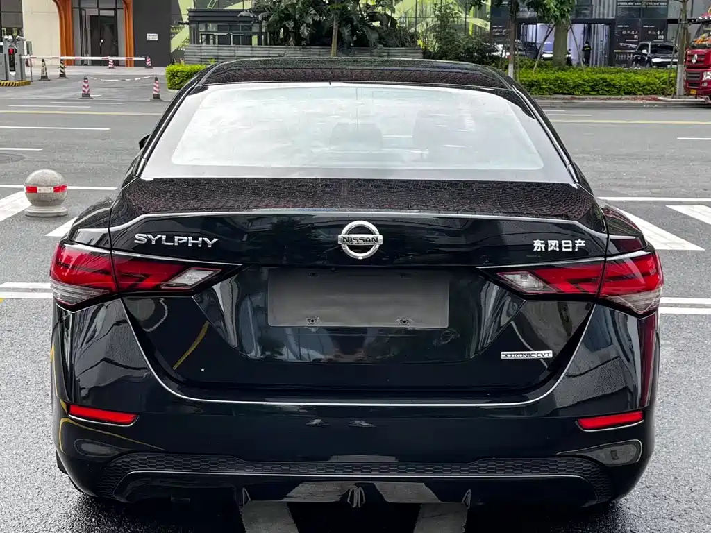 NISSAN SYLPHY 2020