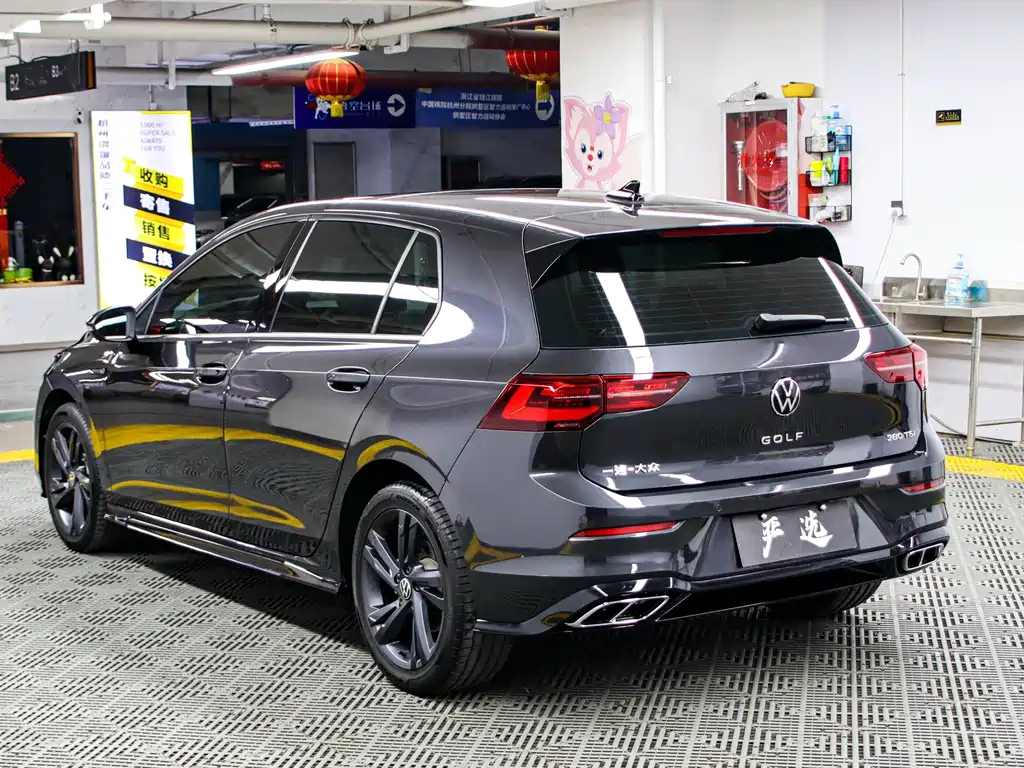 VOLKSWAGEN GOLF 2022