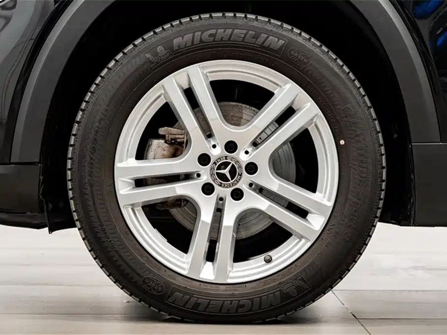 MERCEDES BENZ GLB 2023